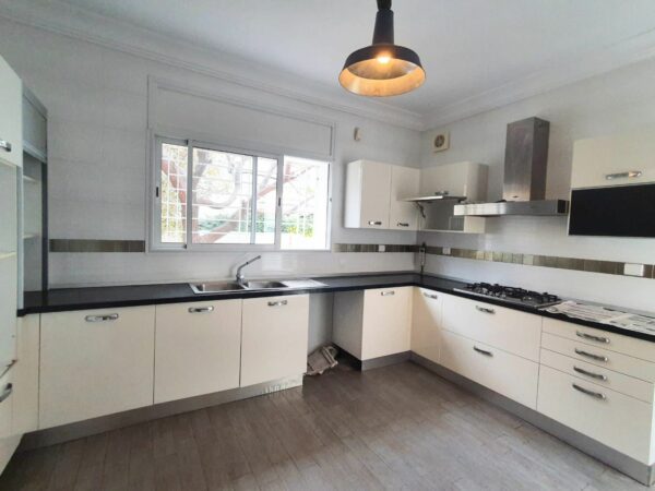 Vous cherchez à louer un bien. Marsa Ennassim est le quartier qui potentiellement pourrait réponde à votre besoin