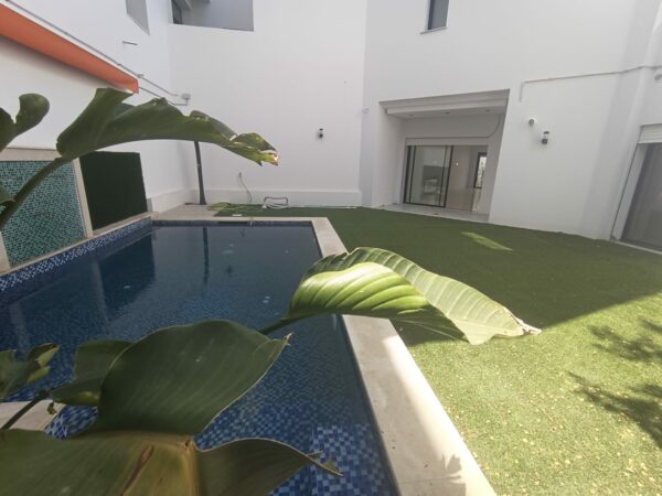 Lac 2 a louer belle villa neuve 4 suite jardin terrasse piscine