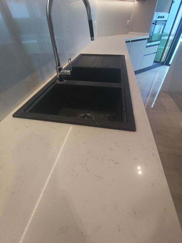 Lac 2 a louer belle villa neuve 4 suite jardin terrasse piscine