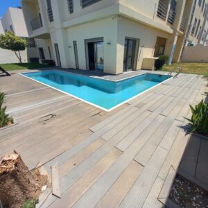 A louer rez de chaussée de villa type umelée meublée 3 chambres avec jardin terrasse piscine sur Gammarth zone touristique