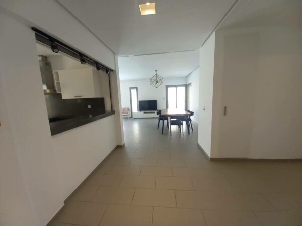 A louer rez de chaussée de villa type umelée meublée 3 chambres avec jardin terrasse piscine sur Gammarth zone touristique