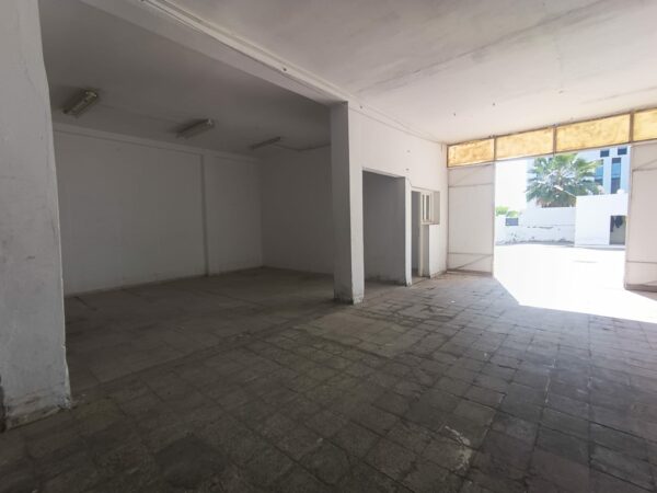 Lac 3 Zone industrielle et d'activités Kheireddinne Kram grand locaux a louer