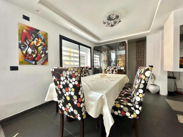 Marsa Les Pins superbe loft meublé avcec belle terrasse aménagée à louer