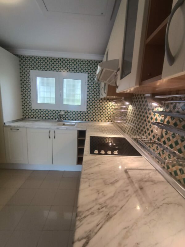 A louer sur Marsa Cube superbe demeure avec villa haut standing belle vue mer jardin grande terrasse piscine balcons garage