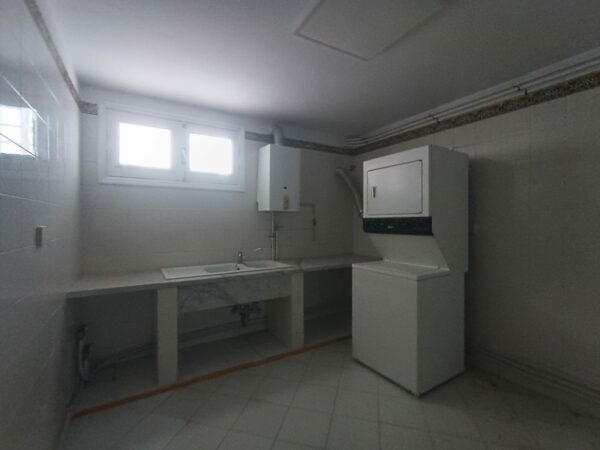 A louer sur Marsa Cube superbe demeure avec villa haut standing belle vue mer jardin grande terrasse piscine balcons garage