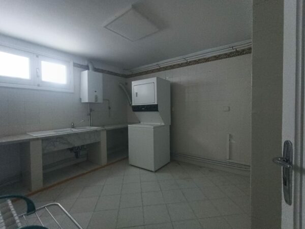 A louer sur Marsa Cube superbe demeure avec villa haut standing belle vue mer jardin grande terrasse piscine balcons garage