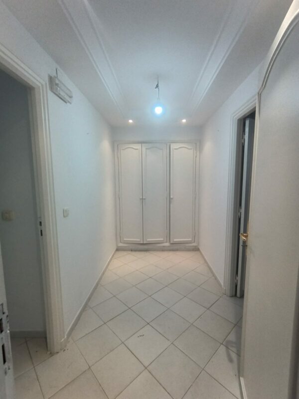 A louer sur Marsa Cube superbe demeure avec villa haut standing belle vue mer jardin grande terrasse piscine balcons garage