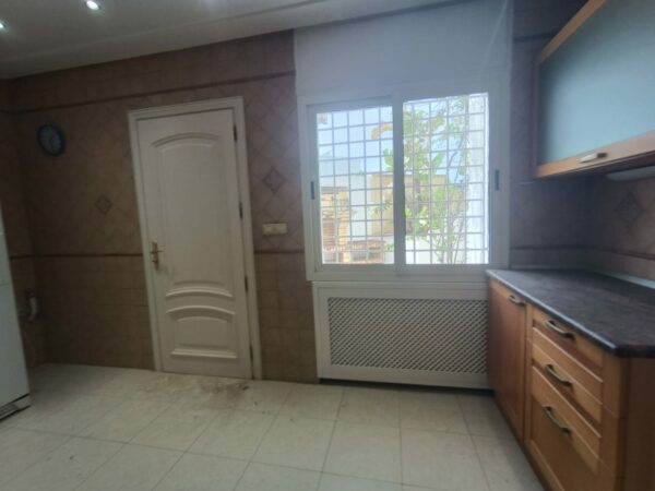 A louer sur Marsa Cube superbe demeure avec villa haut standing belle vue mer jardin grande terrasse piscine balcons garage