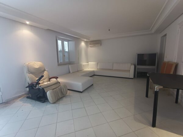 A louer sur Marsa Cube superbe demeure avec villa haut standing belle vue mer jardin grande terrasse piscine balcons garage