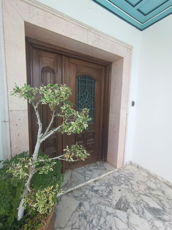 A louer sur Marsa Cube superbe demeure avec villa haut standing belle vue mer jardin grande terrasse piscine balcons garage