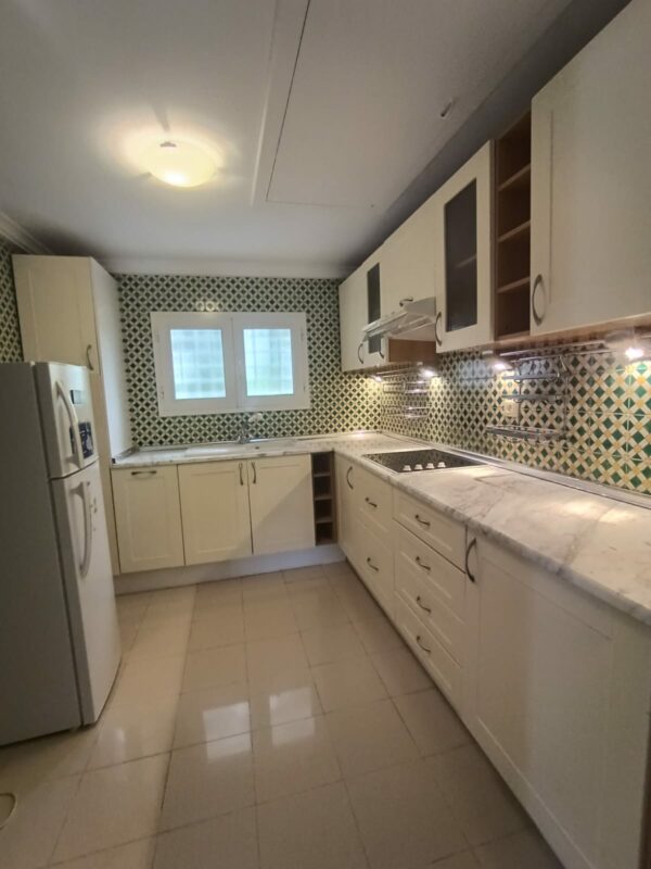 A louer sur Marsa Cube superbe demeure avec villa haut standing belle vue mer jardin grande terrasse piscine balcons garage