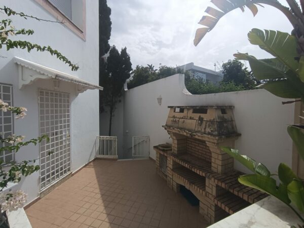 A louer sur Marsa Cube superbe demeure avec villa haut standing belle vue mer jardin grande terrasse piscine balcons garage