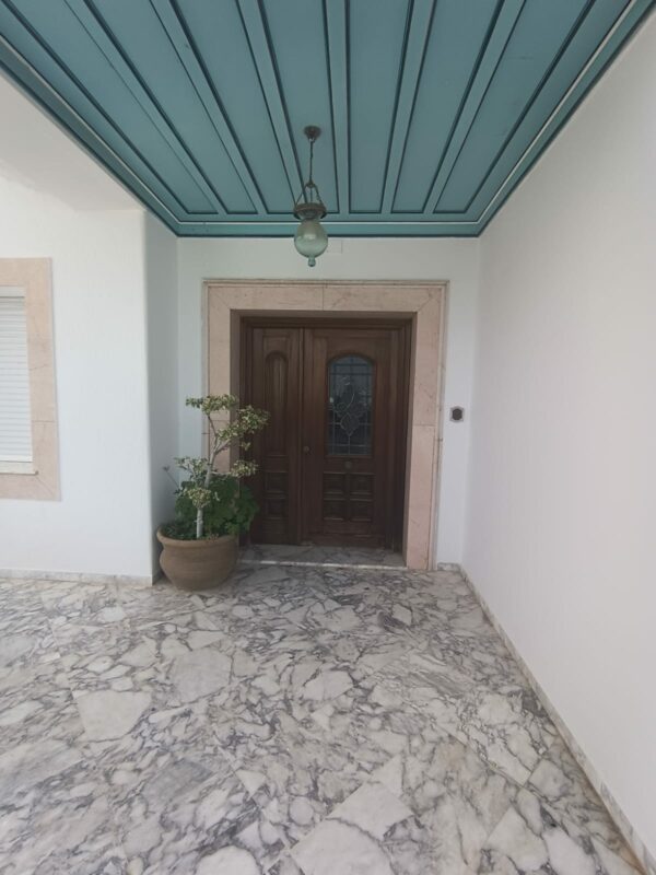 A louer sur Marsa Cube superbe demeure avec villa haut standing belle vue mer jardin grande terrasse piscine balcons garage