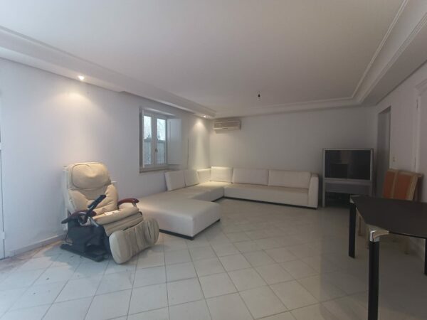 A louer sur Marsa Cube superbe demeure avec villa haut standing belle vue mer jardin grande terrasse piscine balcons garage