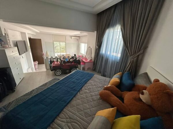 A Vendre sur la Marsa une jolie villa de 4 chambres et suite avec jardin garage un quartier résidentiel tranquille