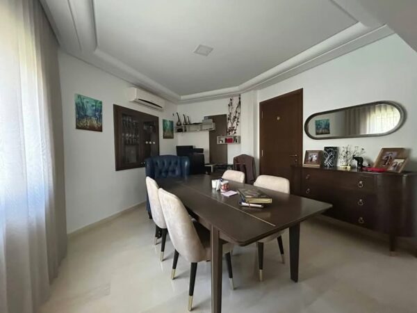 A Vendre sur la Marsa une jolie villa de 4 chambres et suite avec jardin garage un quartier résidentiel tranquille