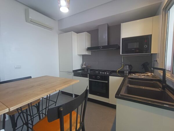 Belle location pied dans l'eau appartement meublé 2 chambres terrasse vue mer situé dans une résidence haut standing à Raoued Plage