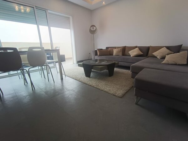 Belle location pied dans l'eau appartement meublé 2 chambres terrasse vue mer situé dans une résidence haut standing à Raoued Plage