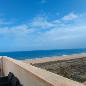 Belle location pied dans l'eau appartement meublé 2 chambres terrasse vue mer situé dans une résidence haut standing à Raoued Plage