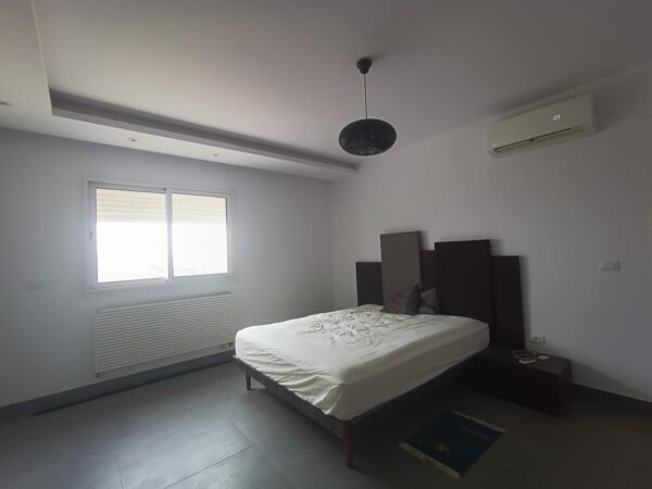 Belle location pied dans l'eau appartement meublé 2 chambres terrasse vue mer situé dans une résidence haut standing à Raoued Plage