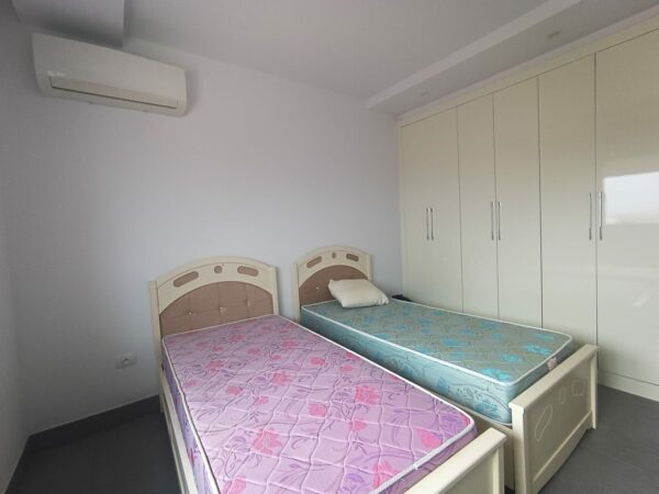 Belle location pied dans l'eau appartement meublé 2 chambres terrasse vue mer situé dans une résidence haut standing à Raoued Plage