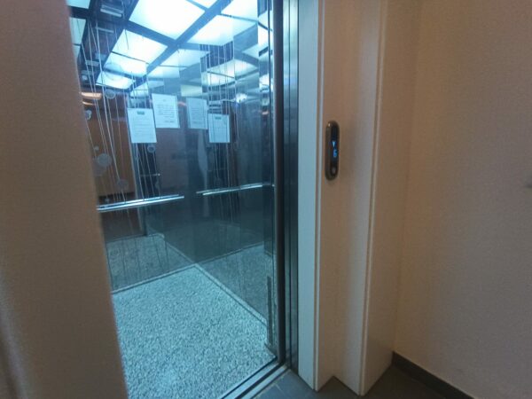 Belle location pied dans l'eau appartement meublé 2 chambres terrasse vue mer situé dans une résidence haut standing à Raoued Plage