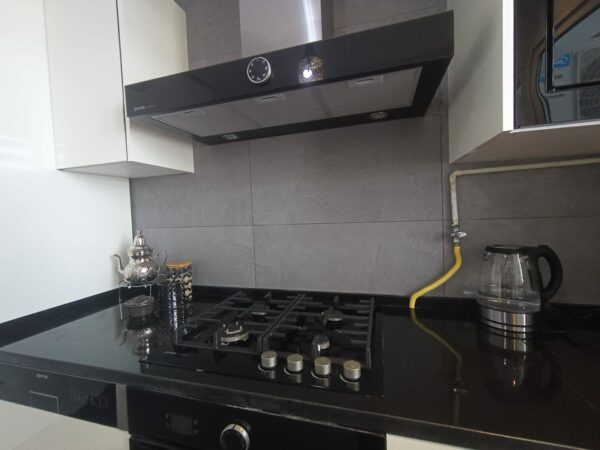 Belle location pied dans l'eau appartement meublé 2 chambres terrasse vue mer situé dans une résidence haut standing à Raoued Plage