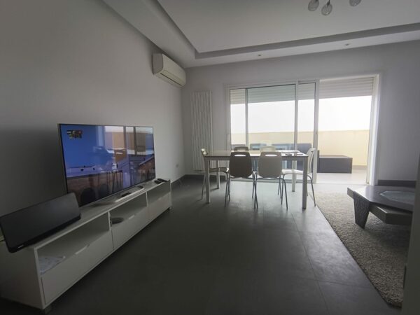 Belle location pied dans l'eau appartement meublé 2 chambres terrasse vue mer situé dans une résidence haut standing à Raoued Plage