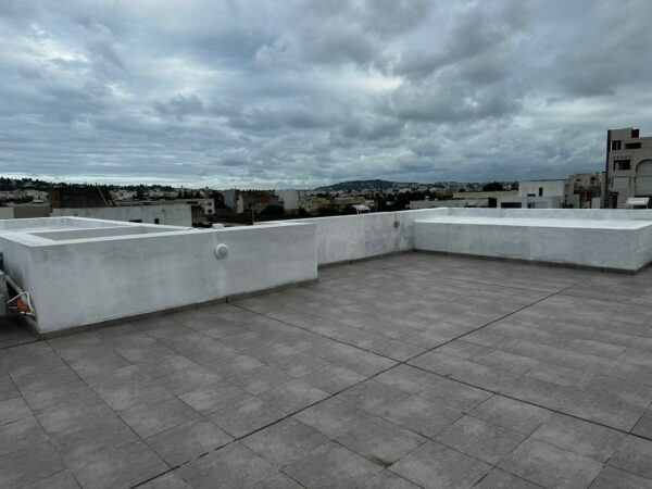 Gammarth route du relais villa moderne et récente 4 suites plus piscine à vendre