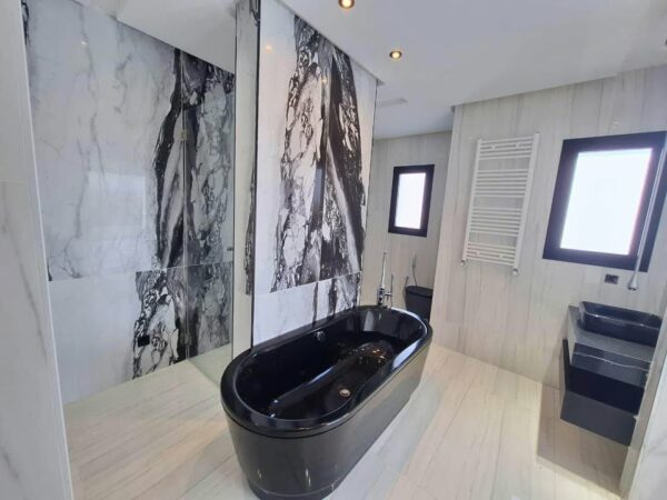 Tunis Bay Golf Residence sécurisée avec l'entretien du jardin et de la piscine inclus