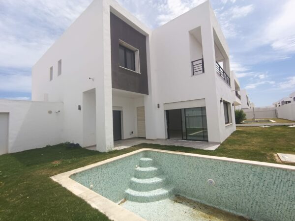 Tunis Bay Golf Residence sécurisée avec l'entretien du jardin et de la piscine inclus