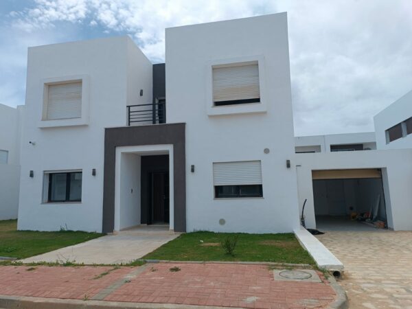 Tunis Bay Golf Residence sécurisée avec l'entretien du jardin et de la piscine inclus