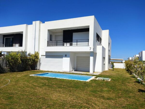 Tunis Bay Golf Residence sécurisée avec l'entretien du jardin et de la piscine inclus