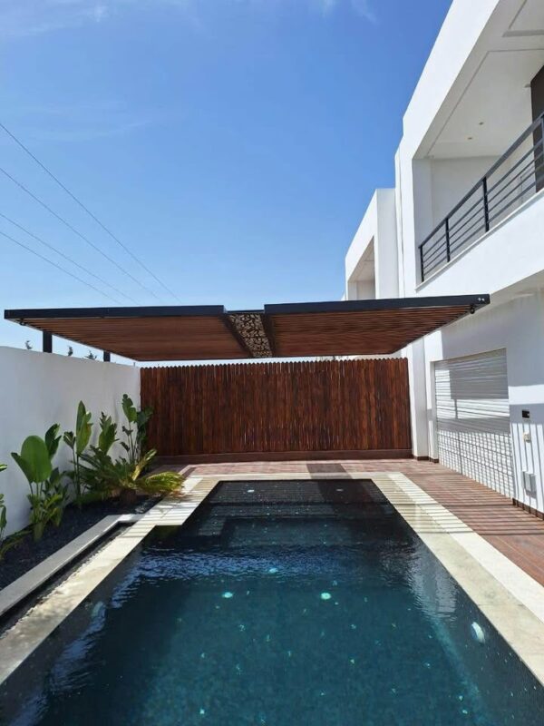 Tunis Bay Golf Residence sécurisée avec l'entretien du jardin et de la piscine inclus