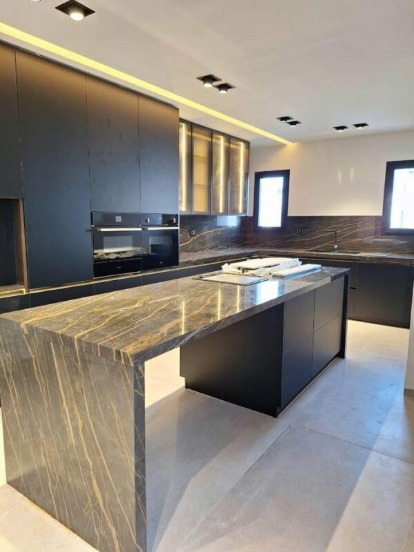 Tunis Bay Golf Residence sécurisée avec l'entretien du jardin et de la piscine inclus