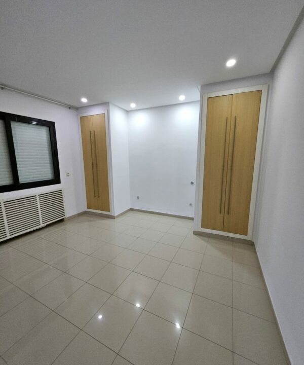 Sidi bou très lle villa moderne avec jardin à la location annuelle