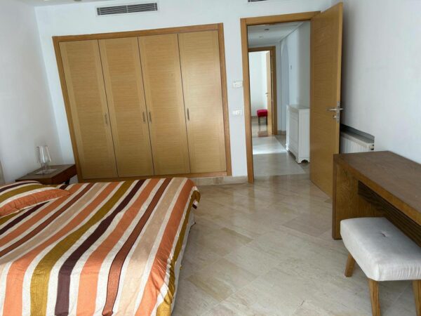 Cap Gammarth beau duplex rénové vue sur la marina la Méditerranée et les yachts