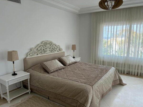 Cap Gammarth beau duplex rénové vue sur la marina la Méditerranée et les yachts