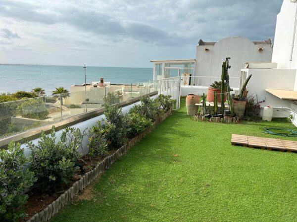 Cap Gammarth beau duplex rénové vue sur la marina la Méditerranée et les yachts