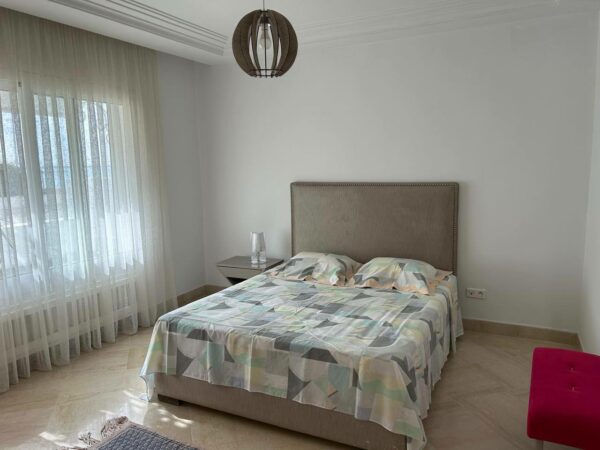 Cap Gammarth beau duplex rénové vue sur la marina la Méditerranée et les yachts