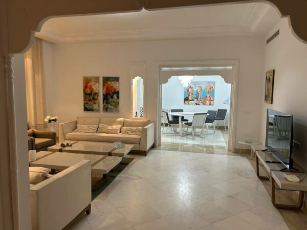 Cap Gammarth beau duplex rénové vue sur la marina la Méditerranée et les yachts