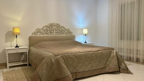 Cap Gammarth beau duplex rénové vue sur la marina la Méditerranée et les yachts