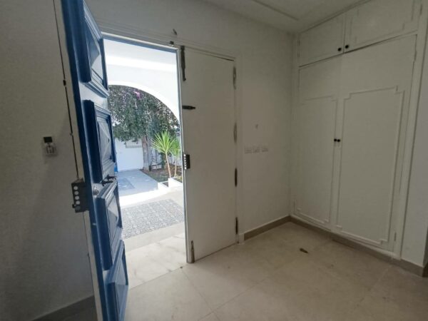A louer villa individuelle plain pied avec 4 chambres terrasse jardin et parking couvert sur Sidi Bou Said