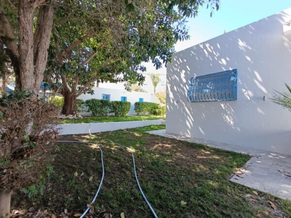 A louer villa individuelle plain pied avec 4 chambres terrasse jardin et parking couvert sur Sidi Bou Said