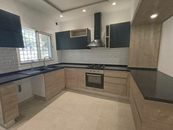 A louer villa individuelle plain pied avec 4 chambres terrasse jardin et parking couvert sur Sidi Bou Said