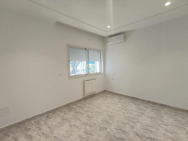 A louer villa individuelle plain pied avec 4 chambres terrasse jardin et parking couvert sur Sidi Bou Said