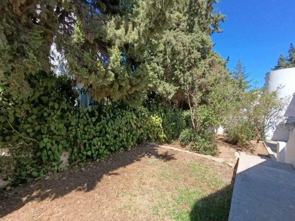 A louer villa individuelle plain pied avec 4 chambres terrasse jardin et parking couvert sur Sidi Bou Said