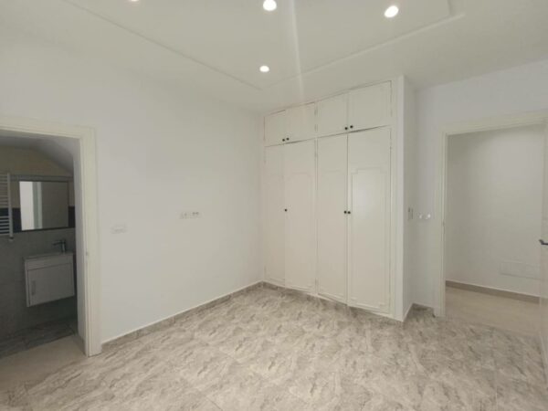 A louer villa individuelle plain pied avec 4 chambres terrasse jardin et parking couvert sur Sidi Bou Said