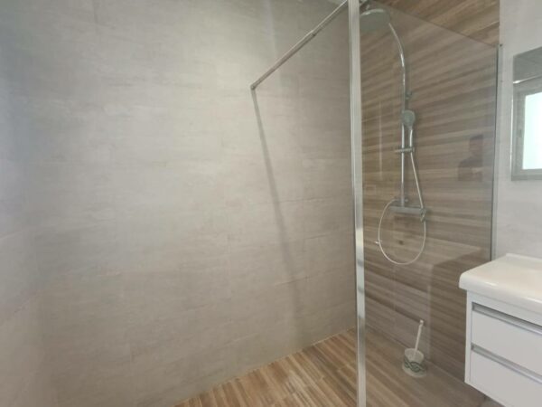 A louer villa individuelle plain pied avec 4 chambres terrasse jardin et parking couvert sur Sidi Bou Said