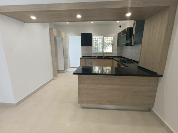 A louer villa individuelle plain pied avec 4 chambres terrasse jardin et parking couvert sur Sidi Bou Said